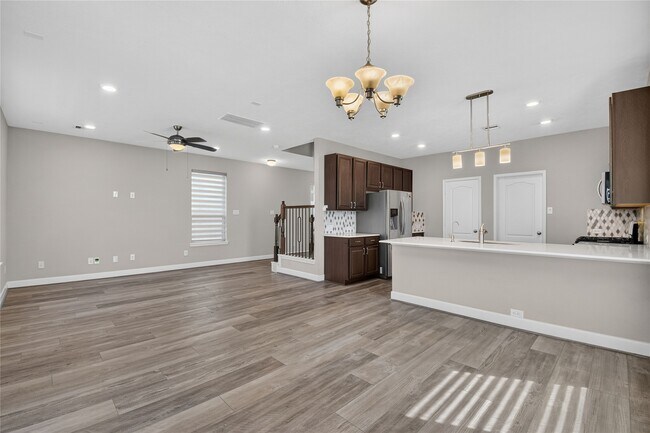 Building Photo - 10214 Pinewood Fox Dr