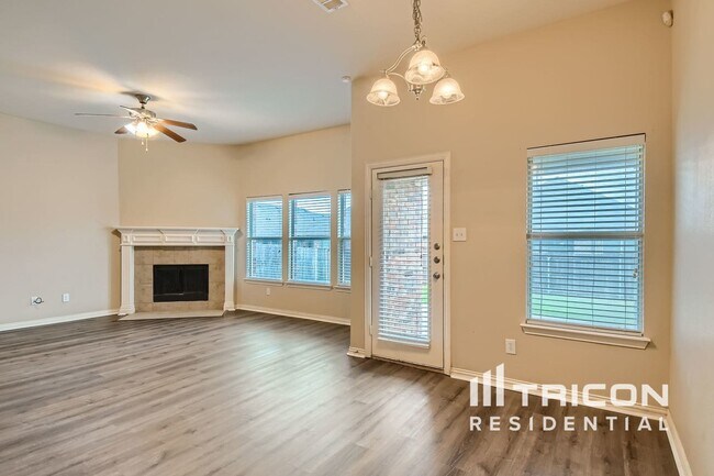 Building Photo - 7814 Longbow Ln