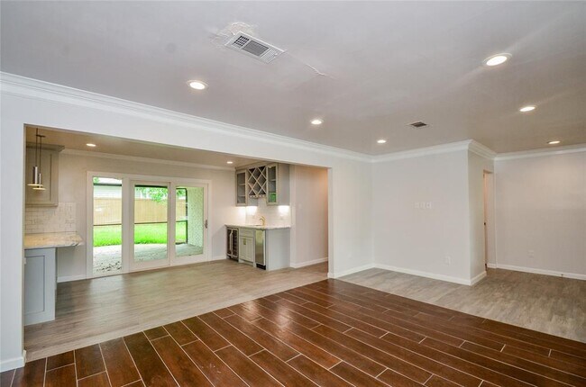 Building Photo - 6030 Woodbrook Ln