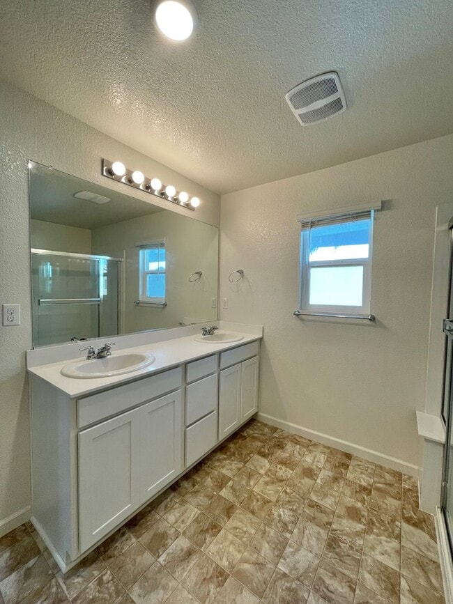 Building Photo - Westlake Village Greens - 3bd/2ba Natomas ...