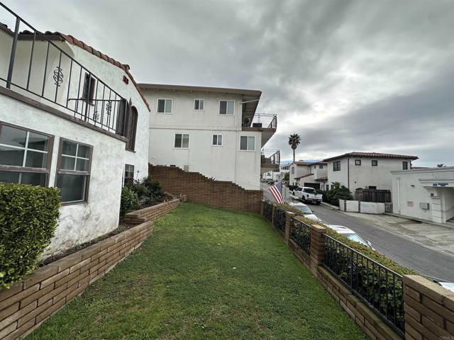 Building Photo - 109 S Alameda Ln