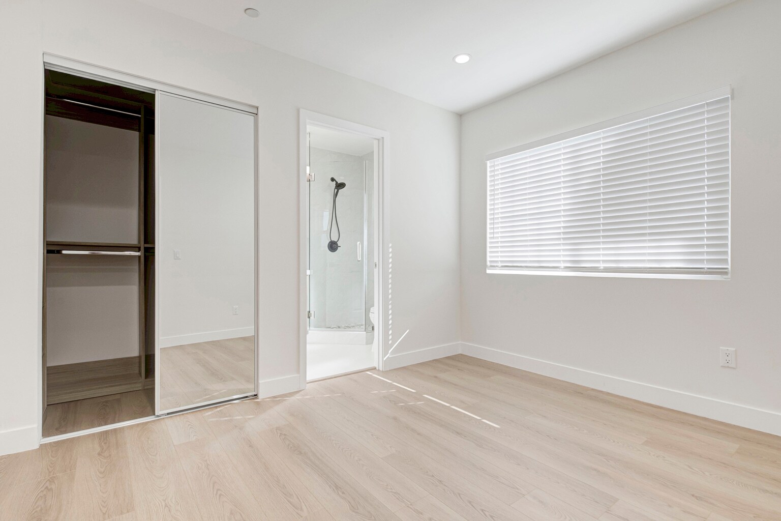 Building Photo - 13327 Strathern St