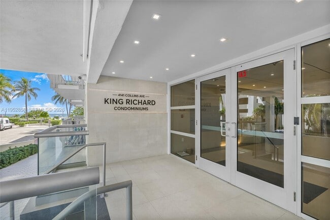 Building Photo - 4141 Collins Ave