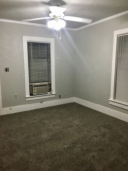 Building Photo - 417 N Linwood Ave