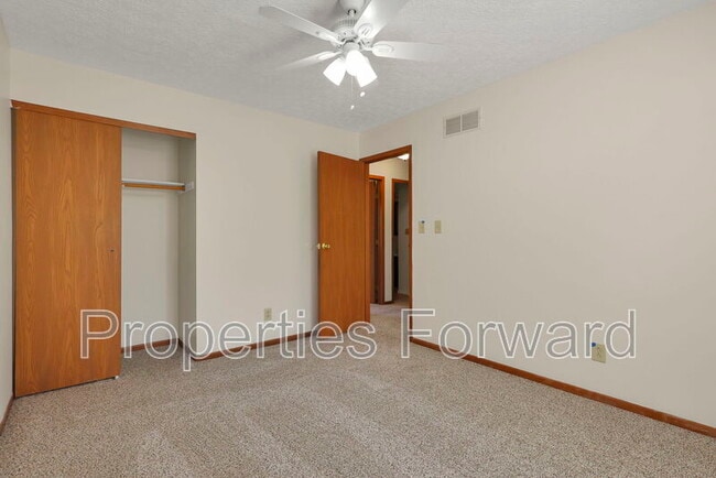 Building Photo - 2246 Shirlene Dr