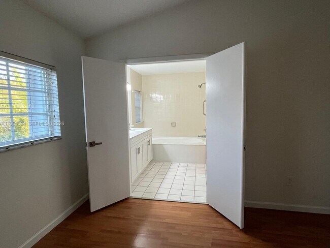 Building Photo - 13929 SW 102nd Terrace