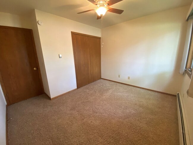 Building Photo - 4560 Larkbunting Dr