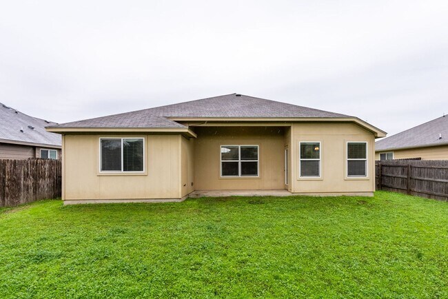 Building Photo - 417 Emerald Ridge Dr