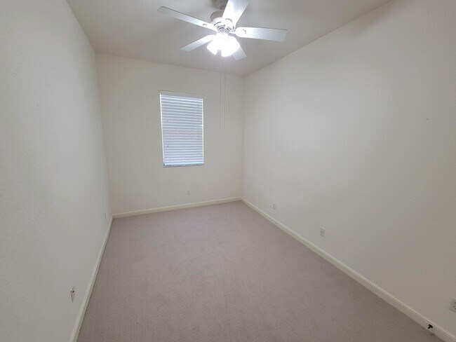 Building Photo - 685 Pacific Grove Dr