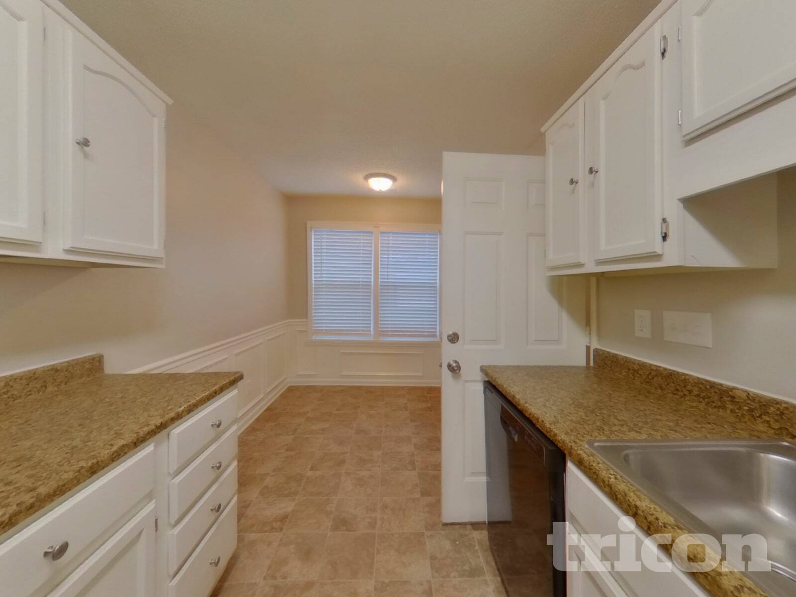 Building Photo - 6027 Running Deer Rd