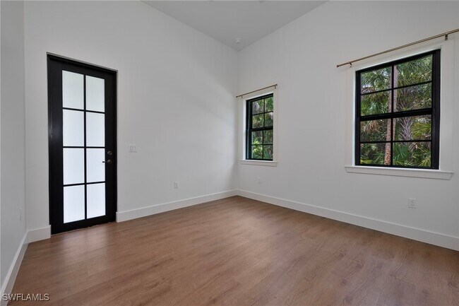 Building Photo - 1373 Shady Ln