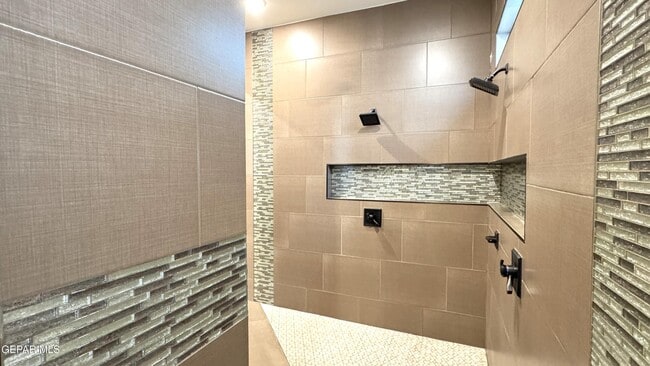 Building Photo - 12408 Fresh Water Dr