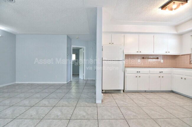 Building Photo - 5302 13th Ave S