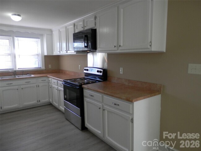 Building Photo - 67 Barber St NW