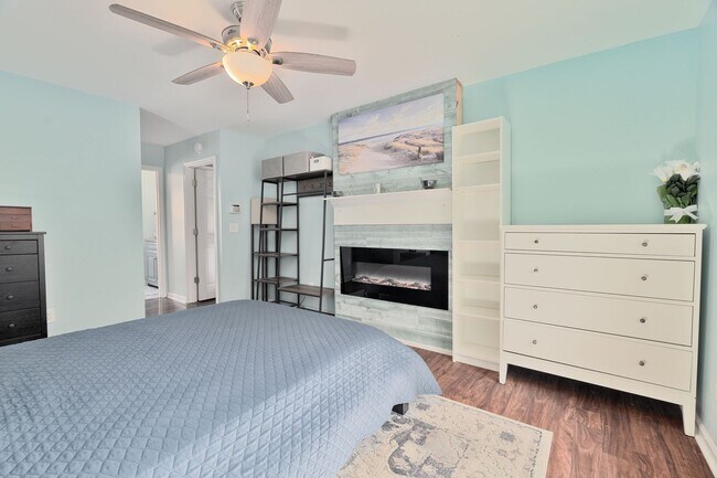 Building Photo - Modern Comfort and Convenience in Citadel ...