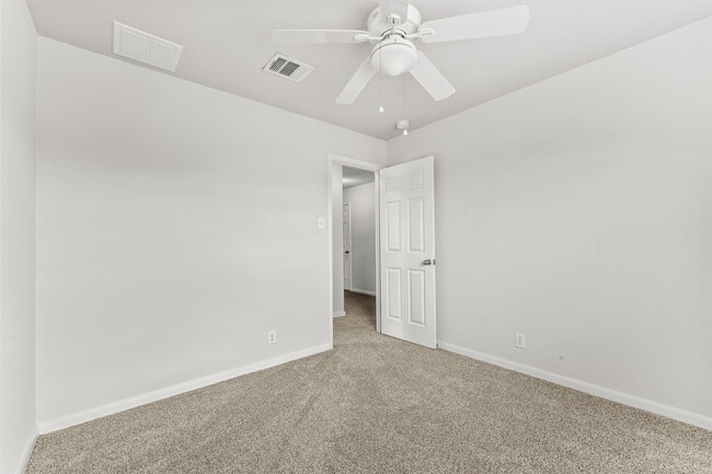 Building Photo - 216 Teron Dr