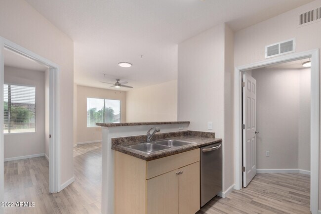 Building Photo - 18416 N Cave Creek Rd