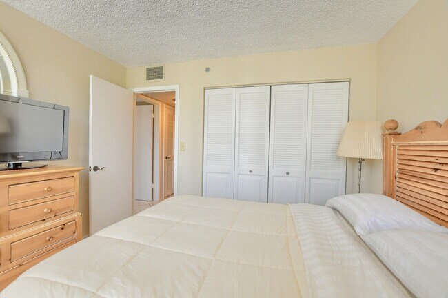 Building Photo - 1731 Bridgewood Dr