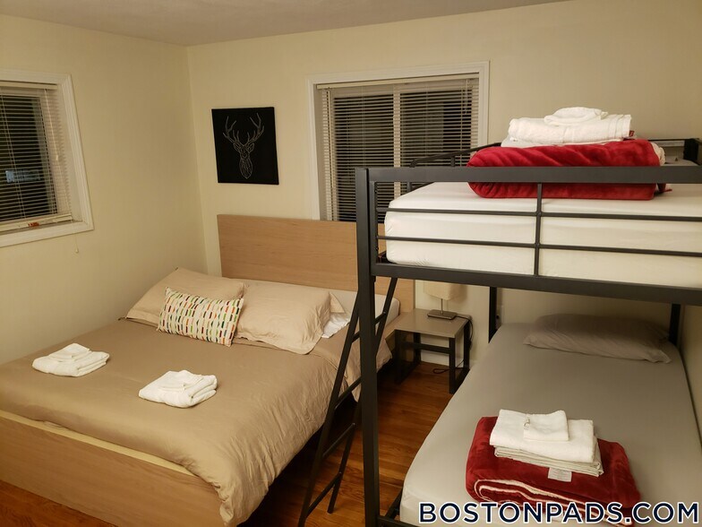 Building Photo - 21 Oxford Cir