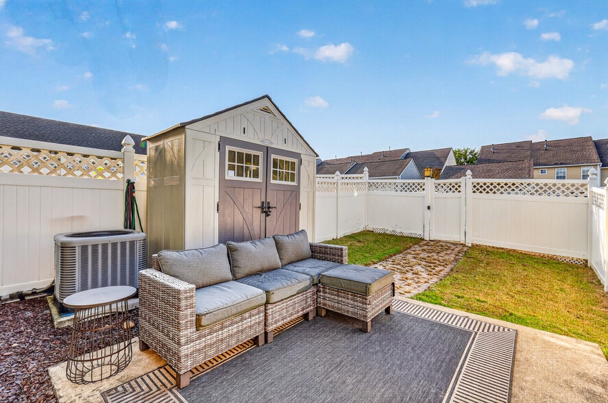 Building Photo - 8248 Persia Way
