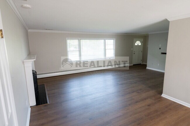 Building Photo - 517 N 3rd St