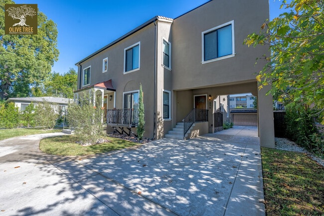 Building Photo - 498 S Marengo Ave