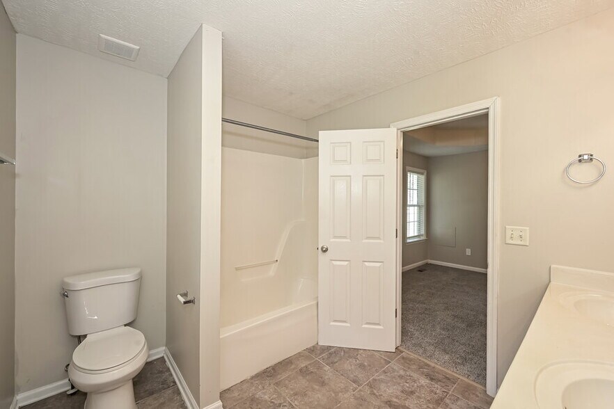 Building Photo - 113 Bristol Dr