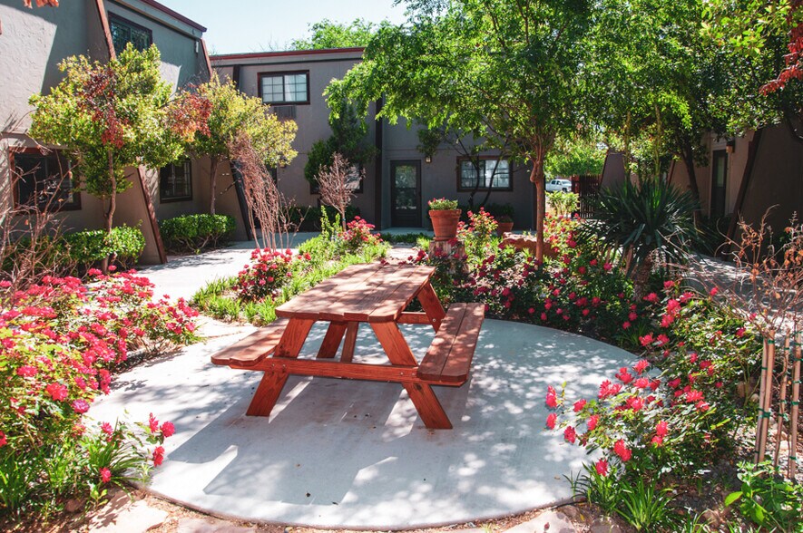 Bear Creek Apartments 42034213 18th St Lubbock TX 79416 Apartment