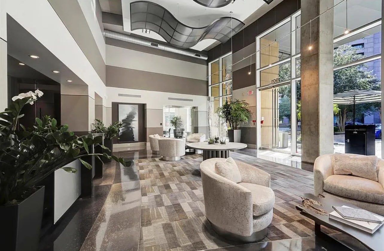 Building Photo - 1901 Post Oak Blvd