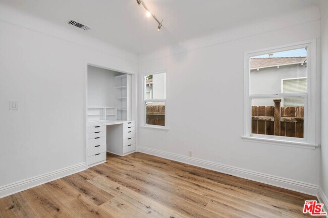 Building Photo - 3012 Bagley Ave