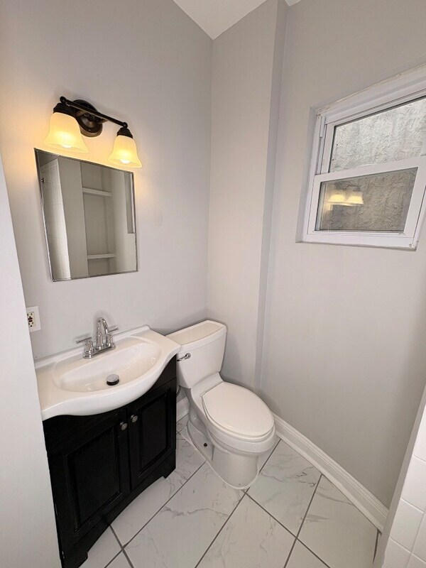 Building Photo - 235x McCulloh St