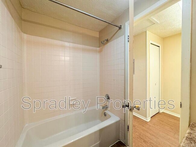 Building Photo - 608 John Paul Jones Dr