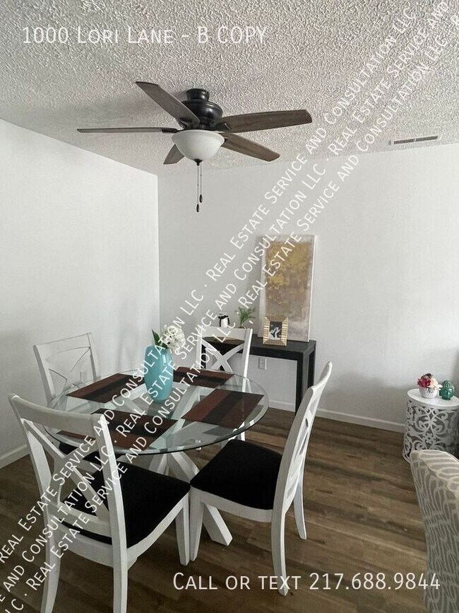 Building Photo - 1000 Lori Ln