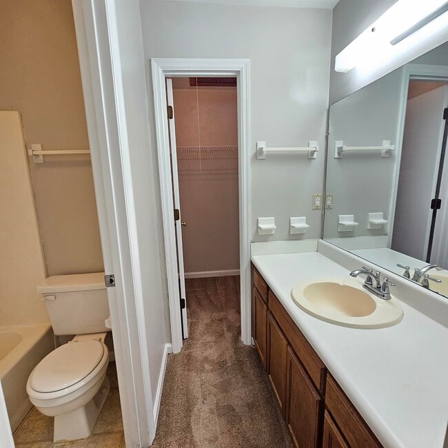 Building Photo - 2927 Woodrich Dr