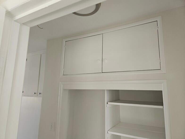 Hall Closet & Storage - 25515 Senator Ave