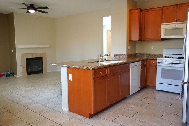 Building Photo - 27544 Papillion St