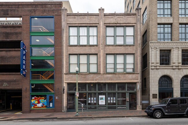 Primary Photo - 1 bedroom, 1 bath updated condo in downtow...