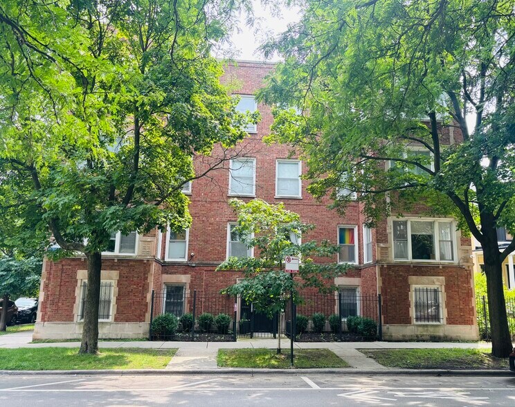 Building Photo - 1511 W Pratt Blvd