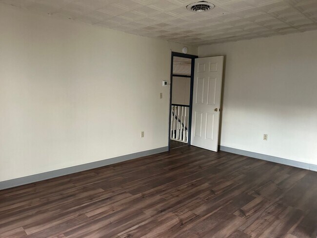 Building Photo - 624 Chestnut St