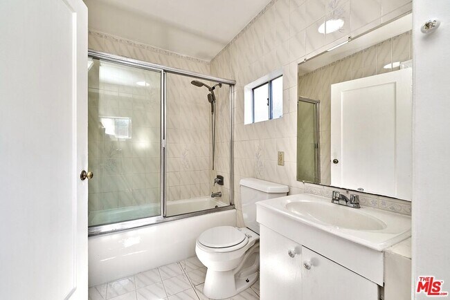 Building Photo - 429 S Orange Dr