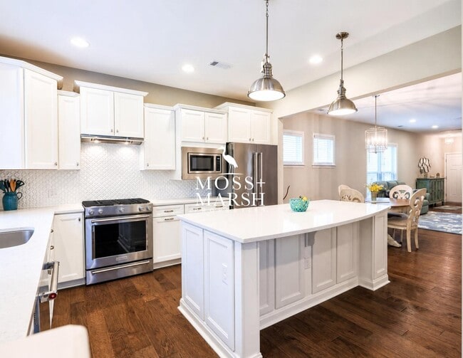 Building Photo - 140 Turnberry Ct