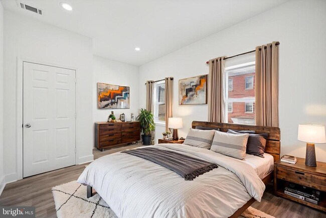 Building Photo - 2135 N 20th St