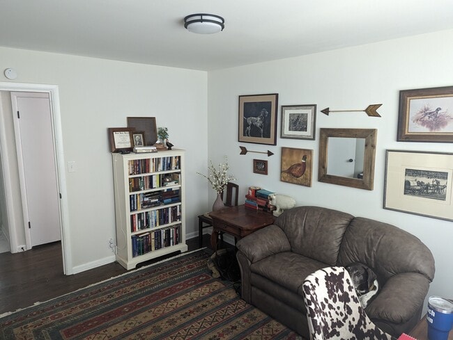 Building Photo - 6405 Haskell Ave