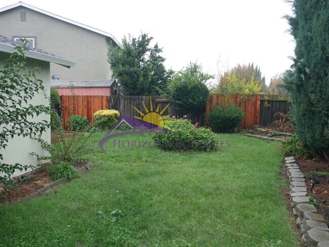 Building Photo - Spacious 4 Bed 2 Bath 1,575 sqft Lincoln V...