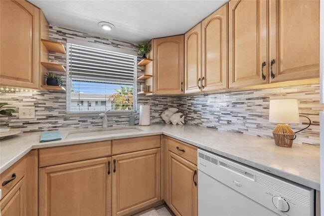 Building Photo - 4580 Overlook Dr NE