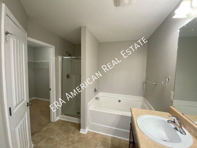 Building Photo - 2024 Bright Water Dr