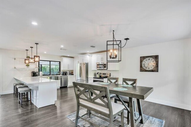 Building Photo - 10962 57th Pl S