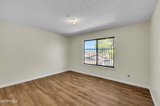 Building Photo - 2153 Trawood Dr