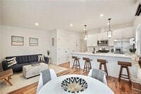 Building Photo - 75 Henry St