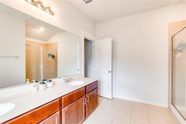 Building Photo - 1104 Terrace View Dr